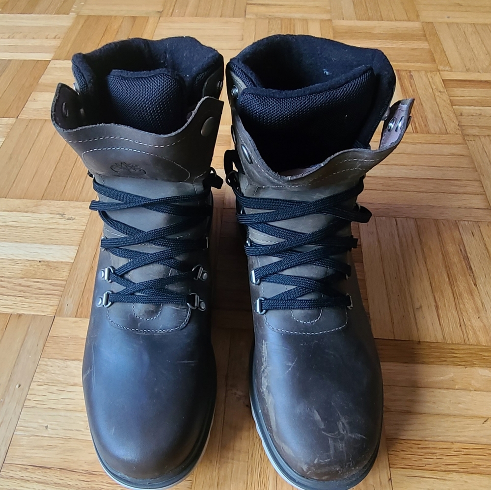 Timberland Mens Shelburn High Boots Waterproof Size 11 9411R.  Solid pair of wor